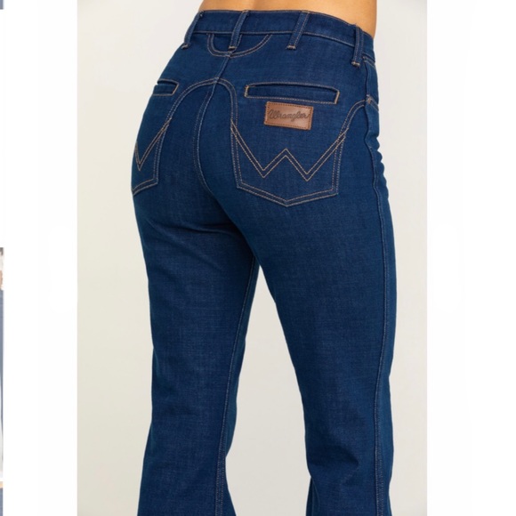 Wrangler Modern Western Yoke Flare 